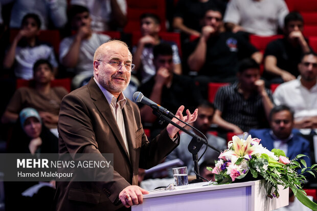 مراسم تجلیل از کشتیگیران مدالآور المپیک با حضور رئیس مجلس 14