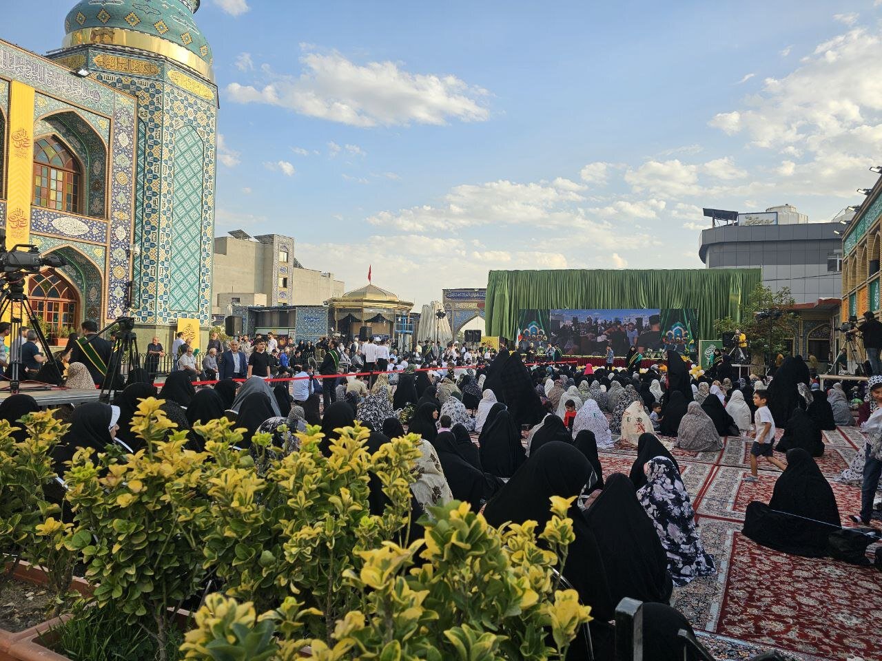 اندک اندک جمع مستان می رسند