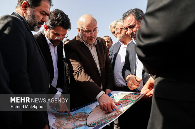 بازدید میدانی محمدباقر قالیباف رئیس مجلس شورای اسلامی از جاده در حال احداث آران و بیدگل به گرمسار