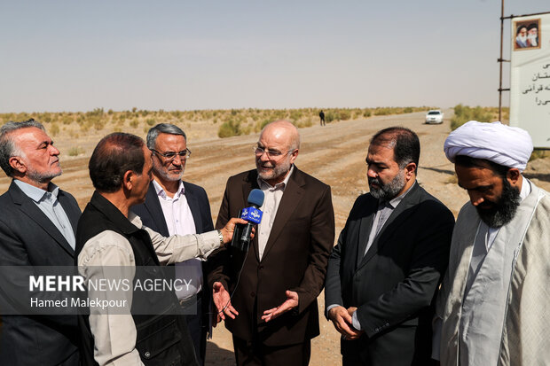 بازدید میدانی محمدباقر قالیباف رئیس مجلس شورای اسلامی از جاده در حال احداث آران و بیدگل به گرمسار