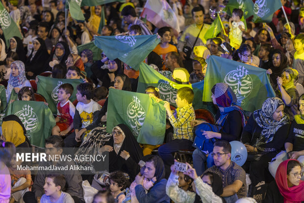 جشن بزرگ خانوادگی هفته وحدت 