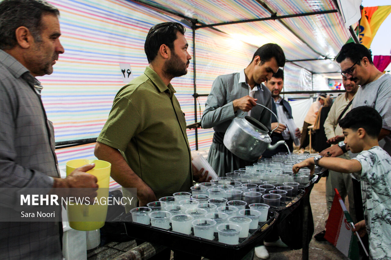 سنگ تمام کردستانیها/امروز همه میهمان جشن پیامبر رحمت هستند