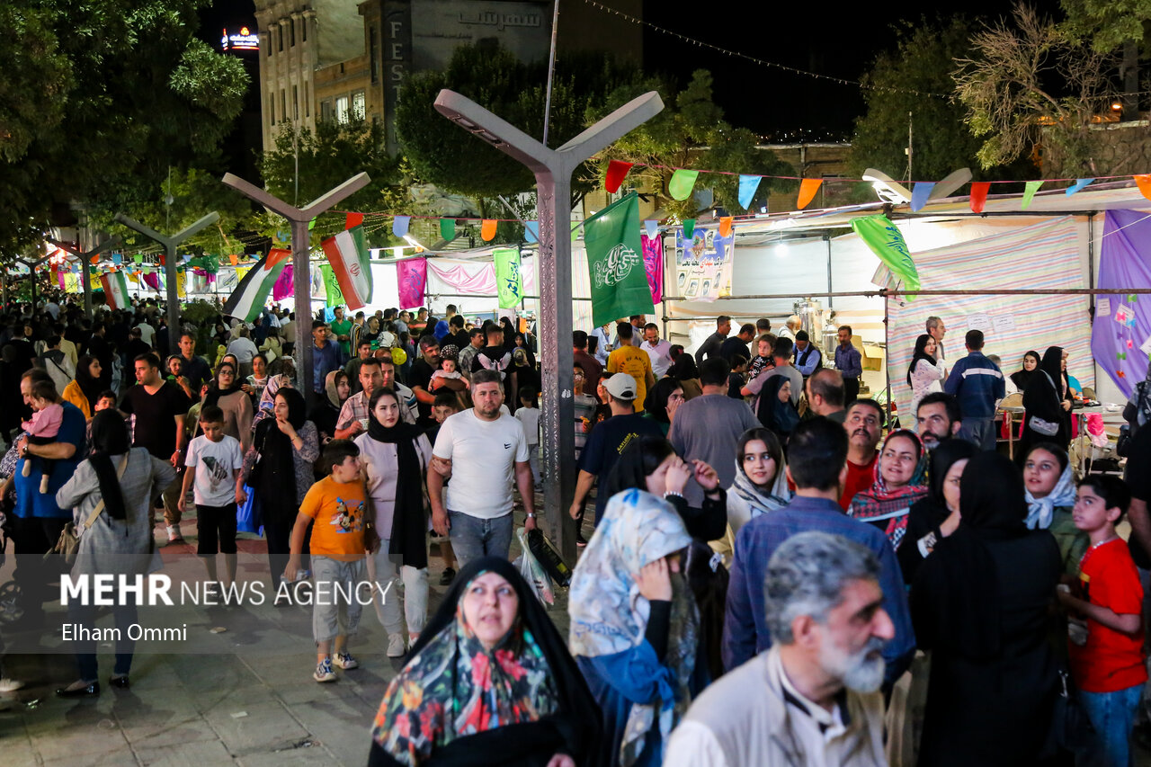 سنگ تمام کردستانیها/امروز همه میهمان جشن پیامبر رحمت هستند