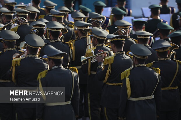 Iran Armed Forces stage military parade, unveil achievements