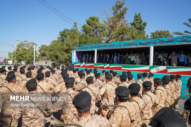 شــاهد بالفيدبو...ازاحة الستار عن أحدث صواريخ حرس الثورة الباليستية