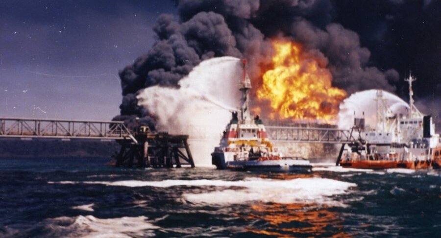 بوشهریها در دفاع مقدس حماسه آفریدند/ نبرد در زمین، هوا و دریا