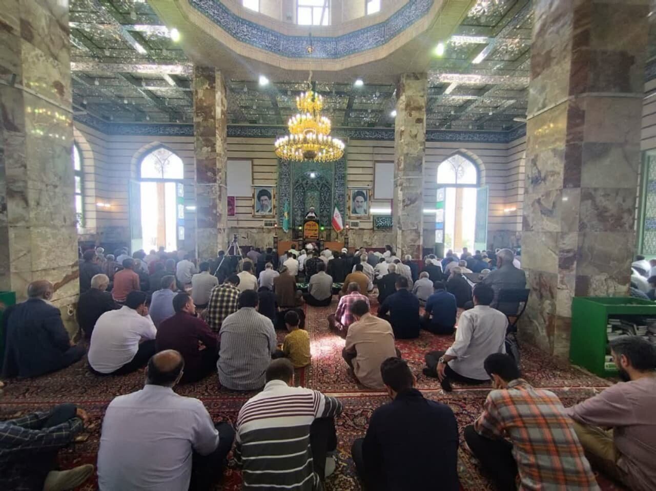 استان سمنان به عشق حضرت محمد(ص) نورباران شد / حضور مردم در جشنها