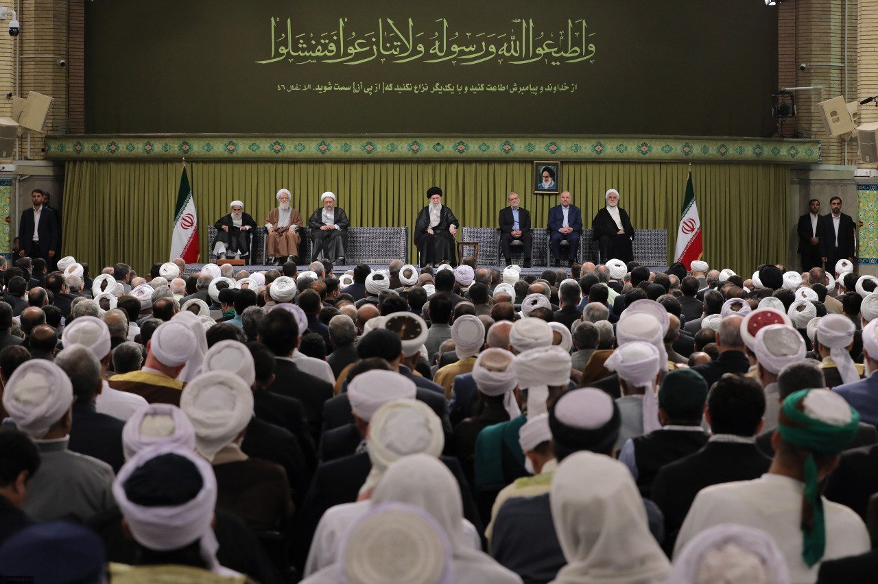 Islamic Ummah can eradicate Zionists with unity: Leader