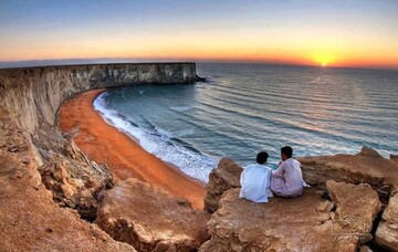 VIDEO: Eye-hatching beauty of Iran's Beris Beach