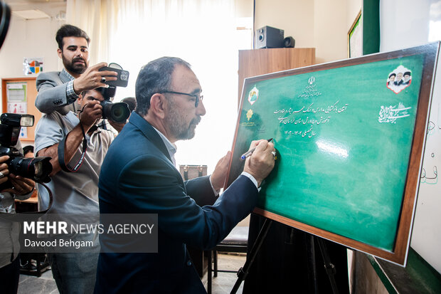 آئین بازگشایی مدارس در مشهد