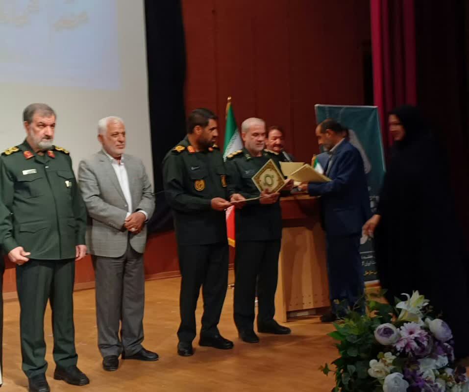 همایش فرماندهان و رزمندگان دفاع مقدس در خرم‌آباد برگزار شد