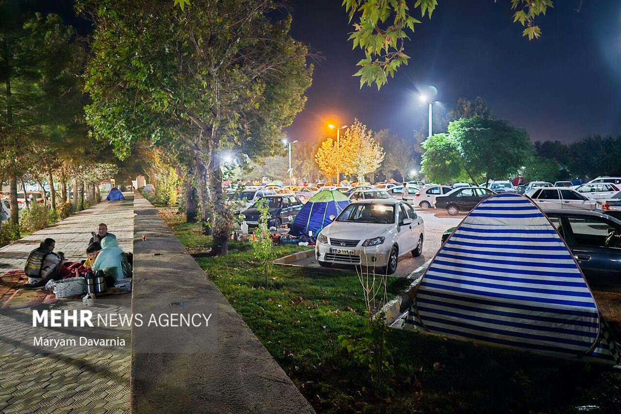 شب نیمه آرام بجنوردیها/ مردم شب را در فضای باز گذراندند