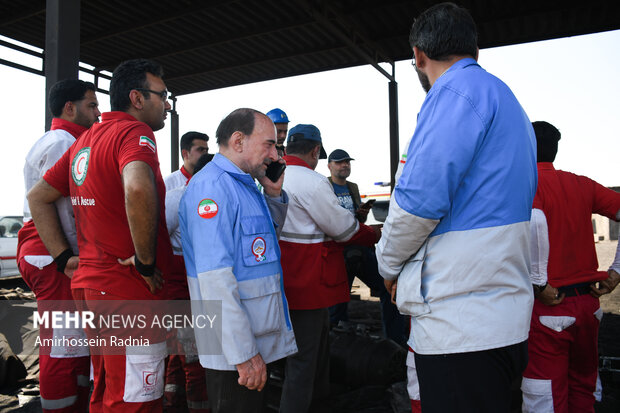انتقال آخرین پیکرهای محبوس در معدن طبس انتقال آخرین پیکرهای محبوس در معدن طبس