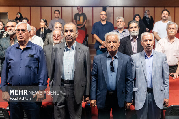 مراسم رونمایی کتاب «آذرخش و رقص فانتومها»