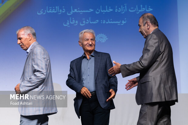 مراسم رونمایی کتاب «آذرخش و رقص فانتومها» 15