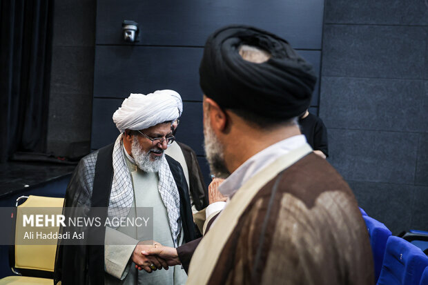 آئین جشن شش سالگی انتشارات خط مقدم 4