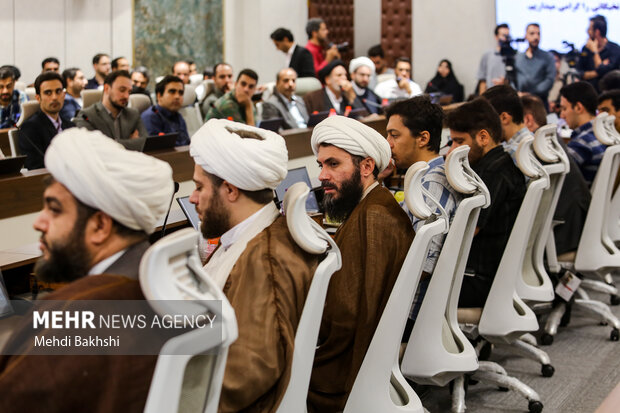 نشست معاون علمی و فناوری رئیس‌جمهور با نخبگان استان قم