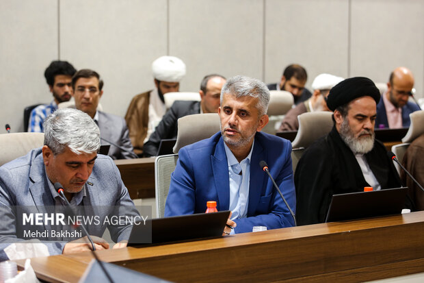 نشست معاون علمی و فناوری رئیس‌جمهور با نخبگان استان قم