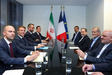 Meeting of Iranian, French presidents