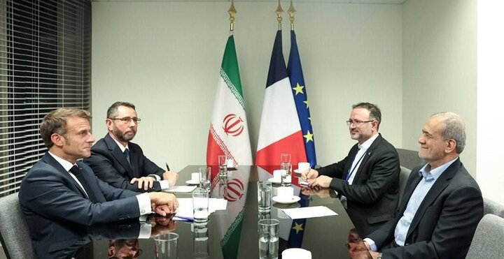 Iran's Pezeshkian, France's Macron hold meeting