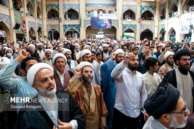 تجمع بزرگ حوزویان خراسان در مدرسه علمیه عالی نواب مشهد