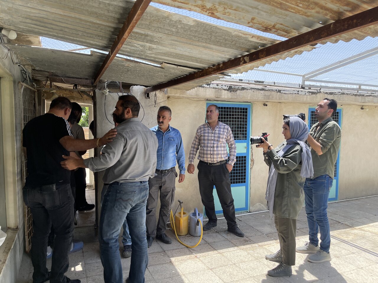 زندانیهایی که «در گرو عشق» آزاد شدند/ تغییر فیلم توسط کفتربازان! زندانیهایی که «در گرو عشق» آزاد شدند/ تغییر فیلم توسط کفتربازان!