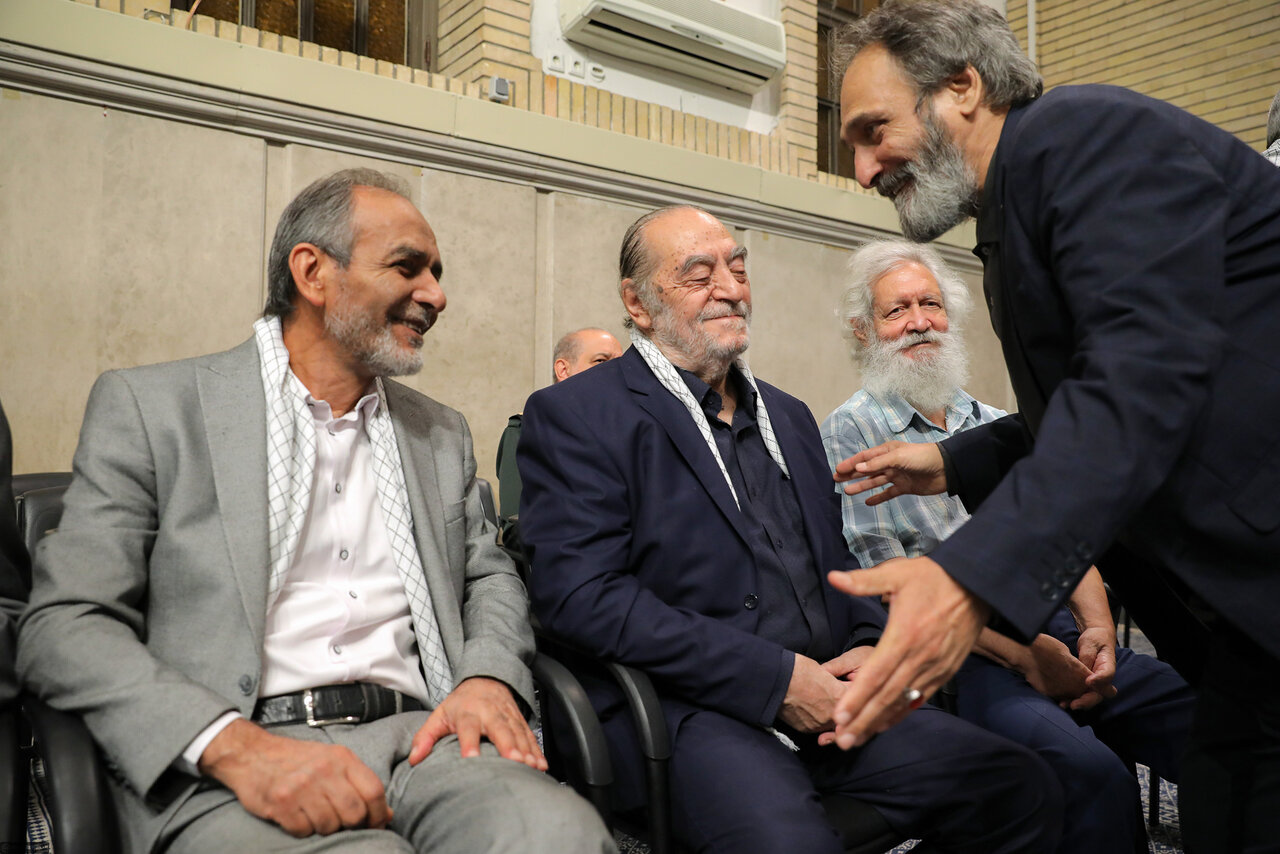 از حماسه سراییهای خودجوش تا حضور نوجوانان در یک جمع دفاع مقدسی