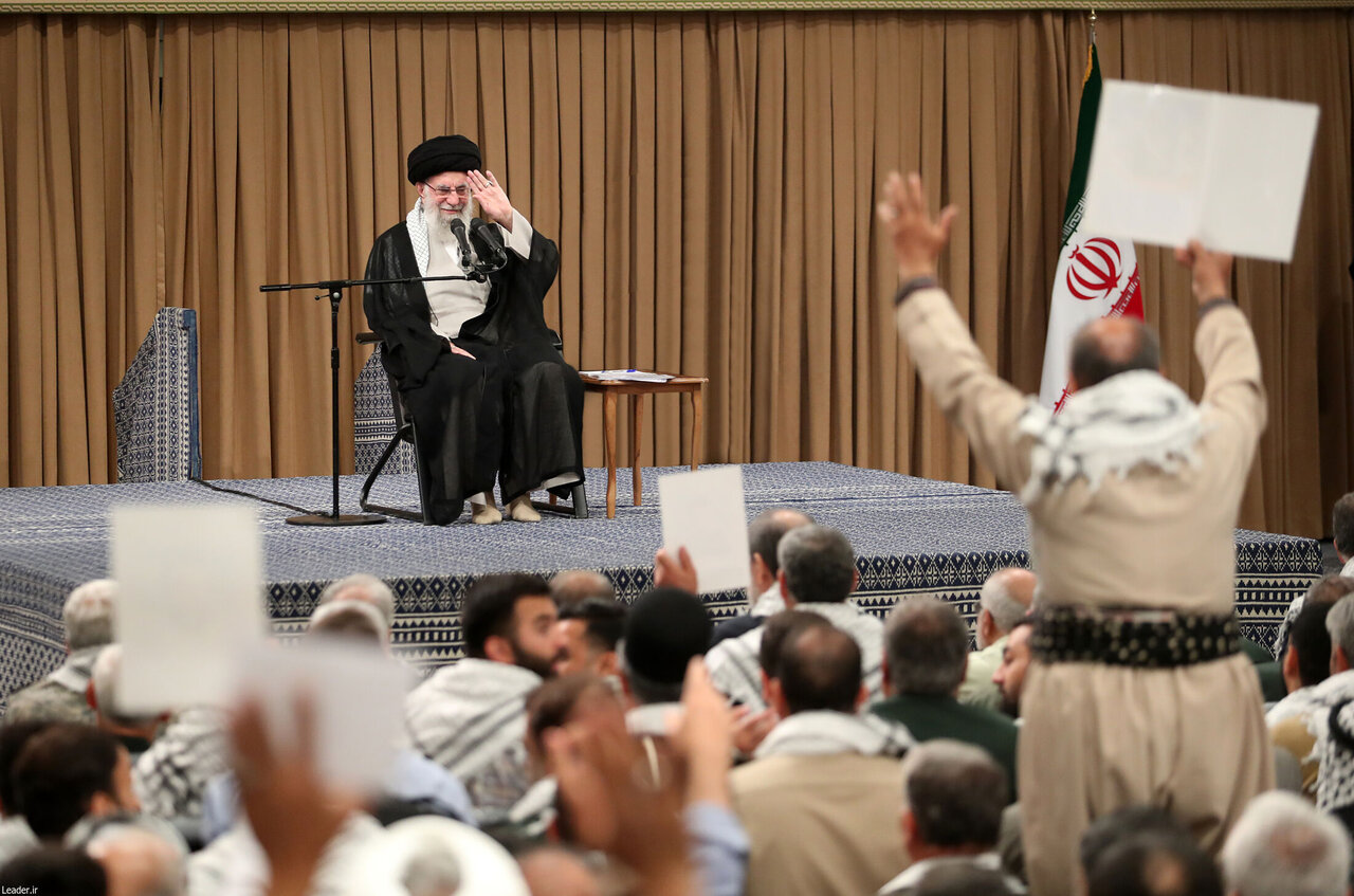 از حماسه سراییهای خودجوش تا حضور نوجوانان در یک جمع دفاع مقدسی