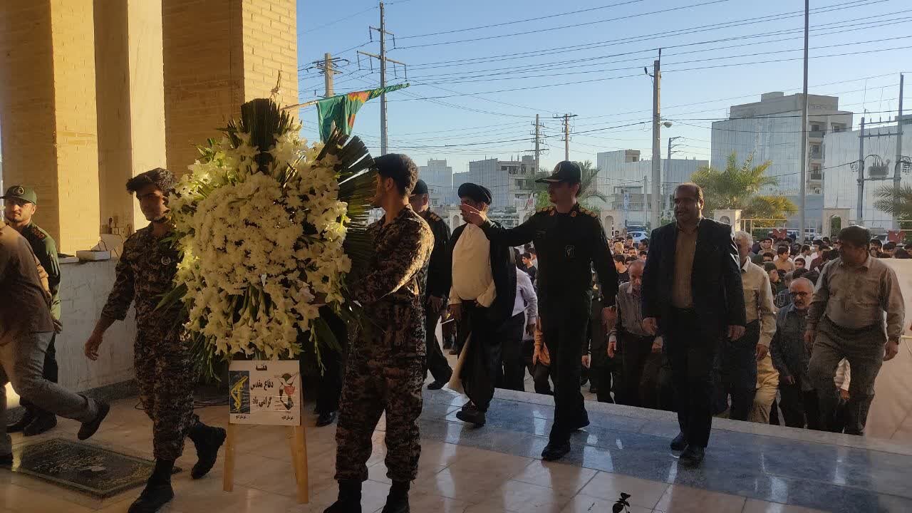 آیین غبارروبی و عطر افشانی گلزار مطهر شهدای گناوه برگزار شد