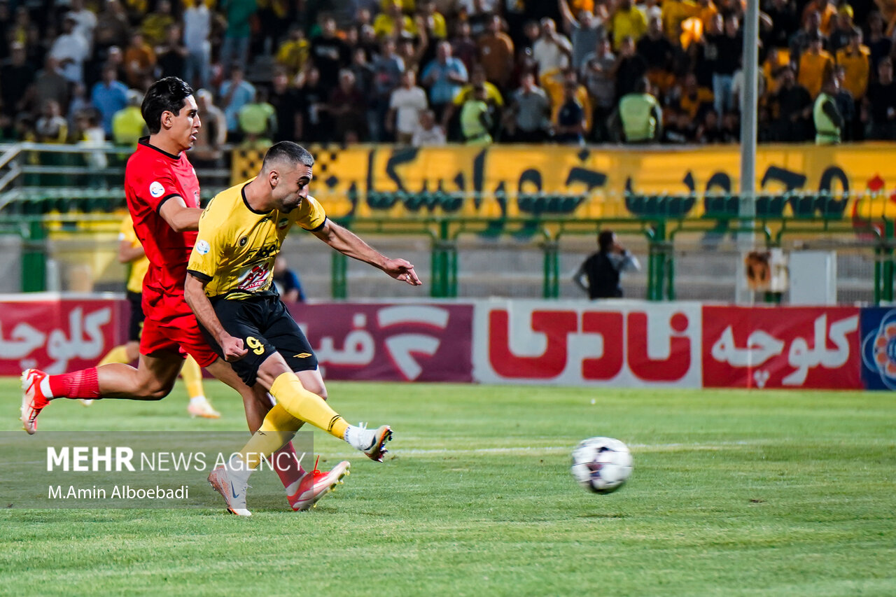 تساوی تراکتور و سپاهان به سود سرخابیها؛ تبریزیها در صدر ماندند