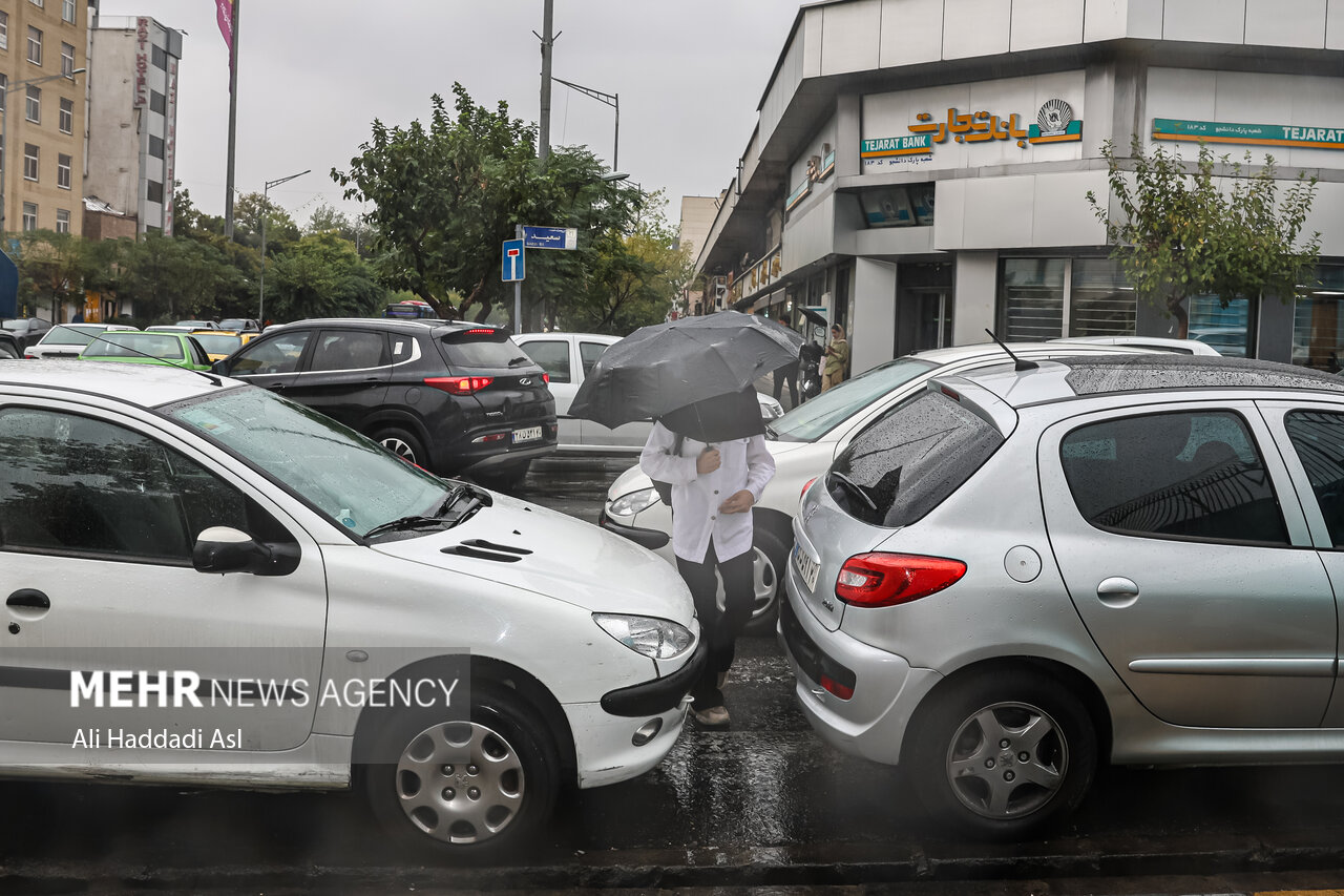 چرا ترافیک در روزهای بارانی افزایش مییابد؟