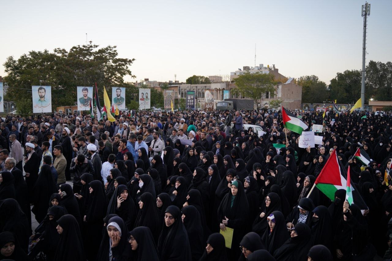 گردبوونەوەی جەماوەری بۆ ئیدانەکردنی جەنایەتەکانی ڕژیمی زایۆنی + وێنە و فیلم