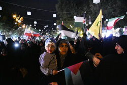 Iranians gather in Arak to condemn Israeli crimes in Beirut