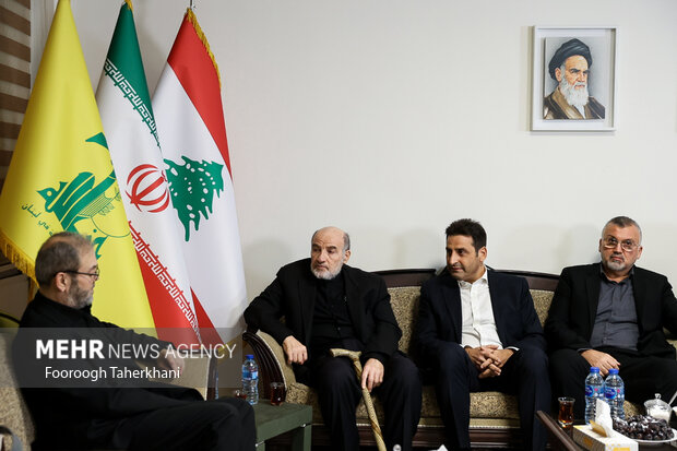 مراسم عرض تسلیت شهادت سید حسن نصرالله در دفتر حزبالله لبنان 3