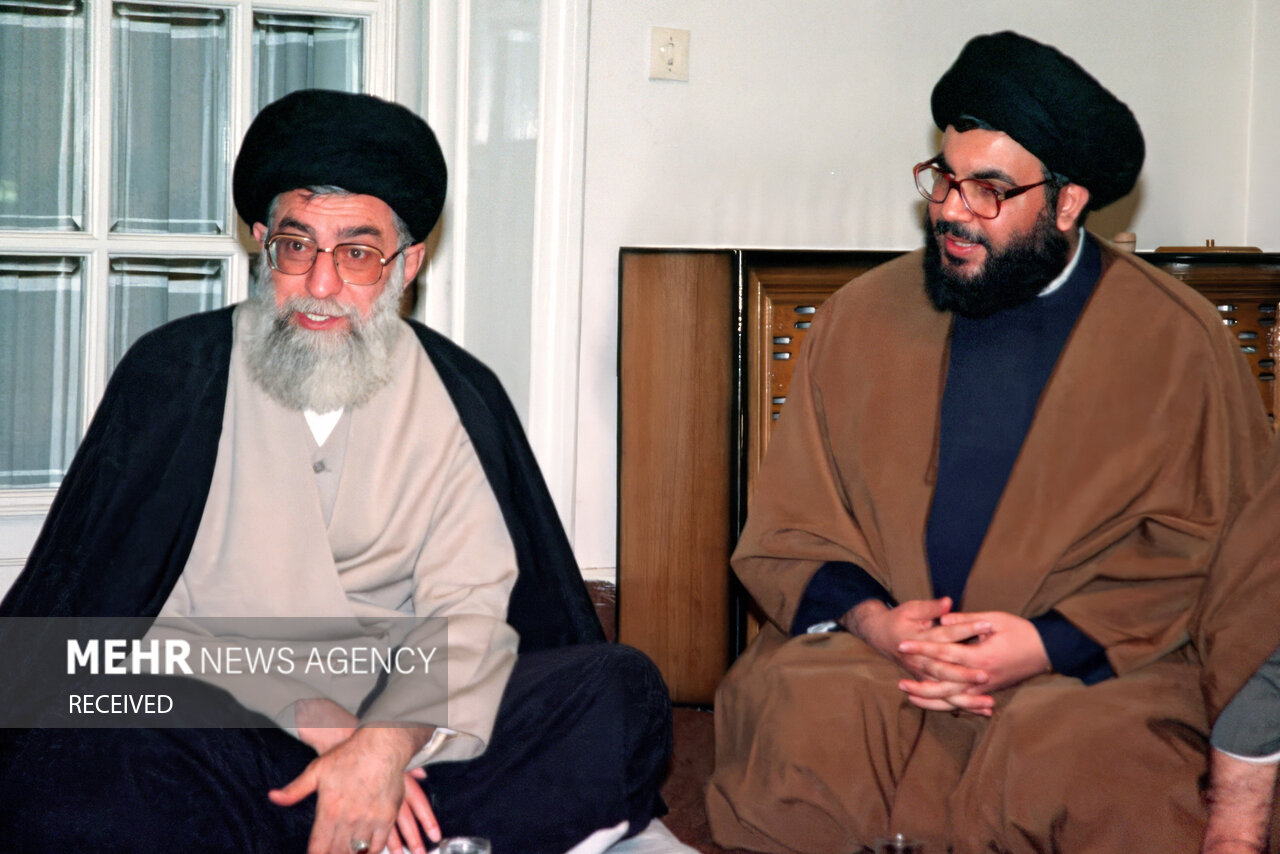 شهید نصرالله در نگاه رهبرانقلاب؛ از«برادر عزیز» تا «گوهر درخشان لبنان» شهید نصرالله درنگاه رهبرانقلاب؛ از «برادر عزیز» تا «گوهر درخشان لبنان»