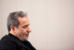 Iran’s sovereign rights non-negotiable: FM Araghchi