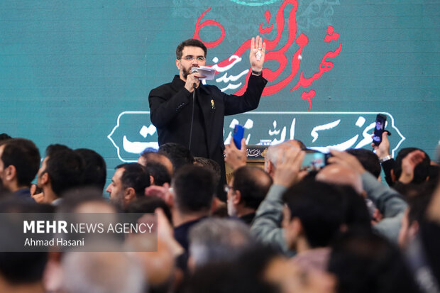 
Martyr Nasrallah remembered in Imam Reza Shrine
