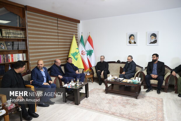 دومین روز مراسم عرض تسلیت شهادت سید حسن نصرالله در دفتر حزبالله 5