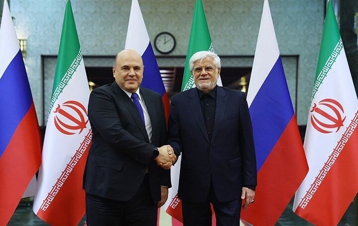 VP Aref receives Russian Prime Minister in Tehran