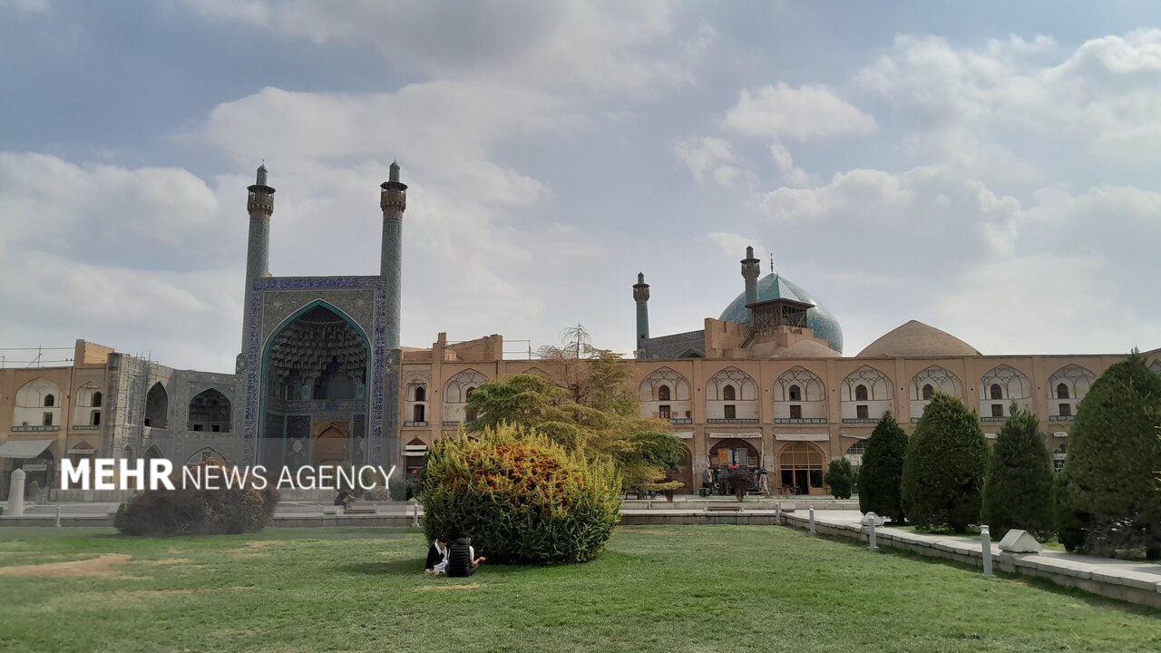 هوای اصفهان سالم است؛ کاشان در وضعیت قرمز هوای اصفهان سالم است؛ کاشان در وضعیت قرمز