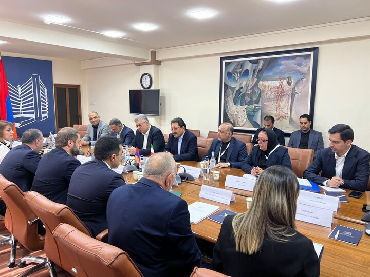 Iran, Armenia sign barter trade agreement in Yerevan Iran, Armenia sign barter trade agreement in Yerevan