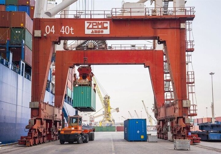 Over 10 million tons of basic goods unloaded at Iranian ports