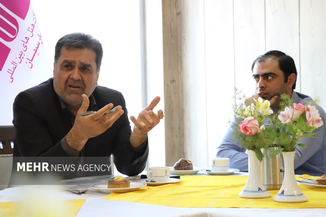 گره دلالان بر هنر دست بافندگان؛ صنایع دستی دروازه راهیابی به بازارهای جهانی است