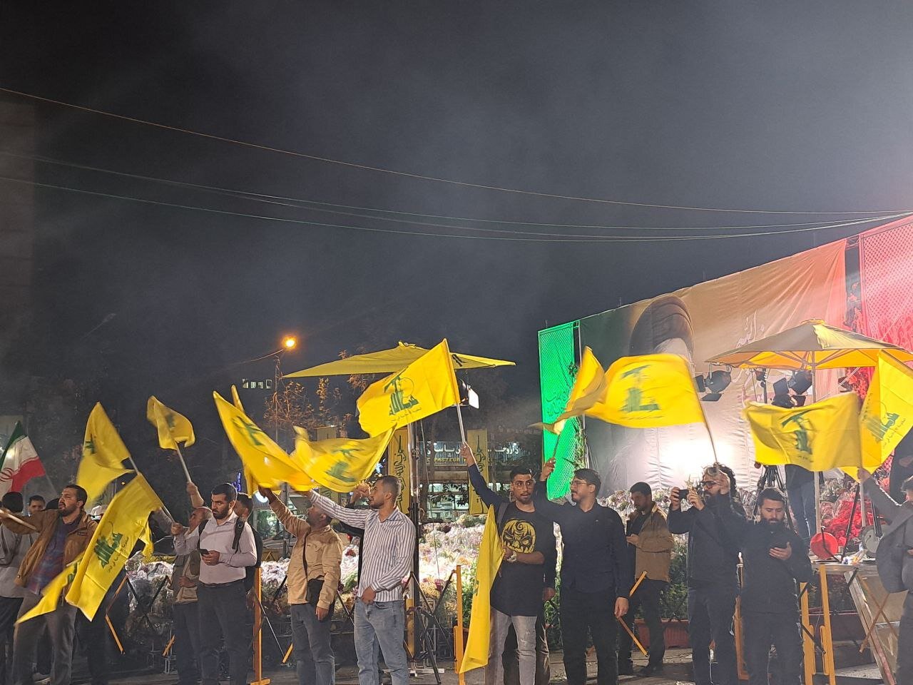 هم اکنون خوشحالی مردم در میدان فلسطین تهران در پی پاسخ جمهوری اسلامی به رژیم صهیونیستی