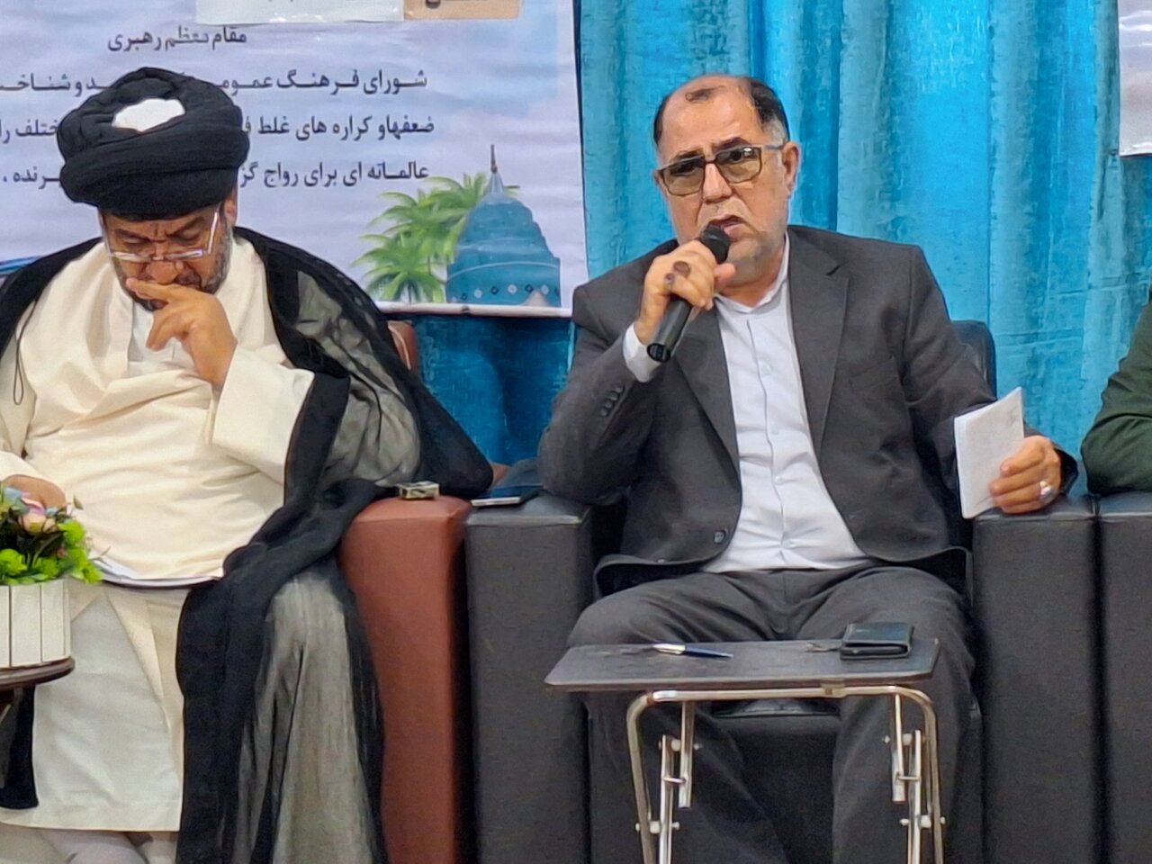 ظرفیت بازاریان گناوه در برنامههای فرهنگی و مذهبی استفاده شود ظرفیت بازاریان گناوه در برنامههای فرهنگی و مذهبی استفاده شود