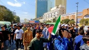 راهپیمایی دانش آموزان مشهدی از مهدیه تا حرم رضوی