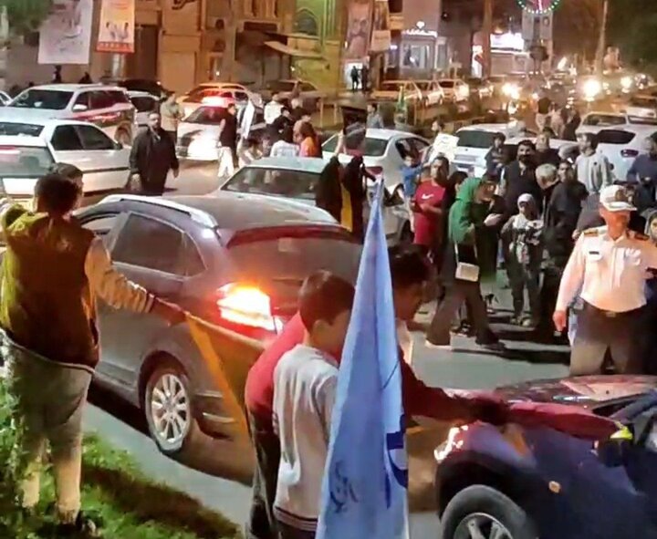 قروهایها از حملات موشکی سپاه به اسراییل ابراز شادمانی کردند قروهایها از حملات موشکی سپاه به اسراییل ابراز شادمانی کردند