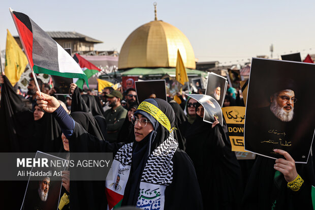 Tehraners hold rally to show support for IRGC