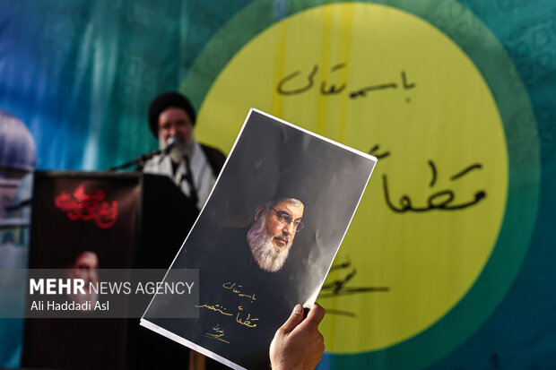 Tehraners hold rally to show support for IRGC