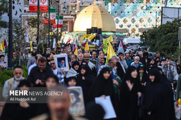 تجمع محکومیت ترور سید حسن نصرالله و قدردانی از عملیات وعده صادق ۲ در میدان امام حسین(ع)